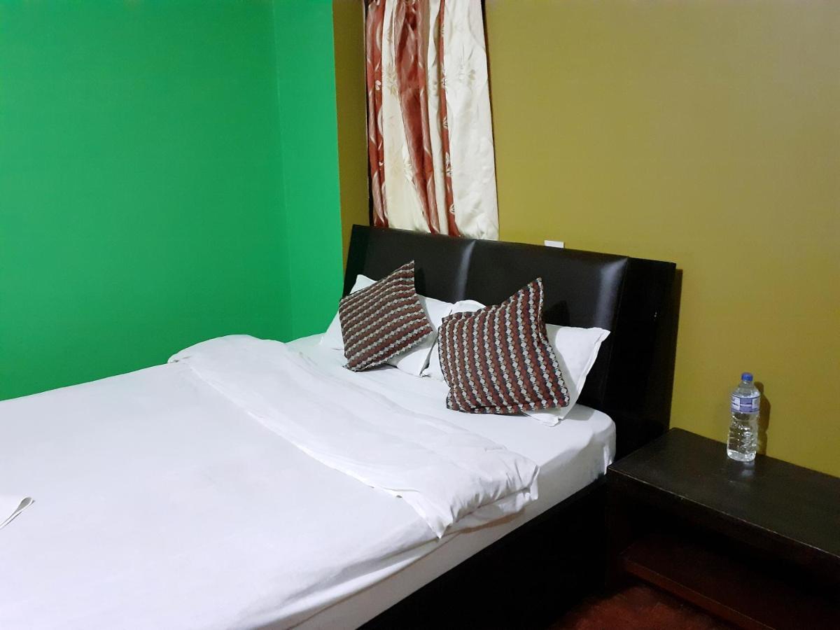 Ambience House Hotel Lalitpur Екстериор снимка