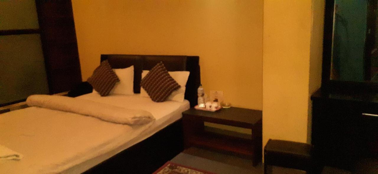 Ambience House Hotel Lalitpur Екстериор снимка